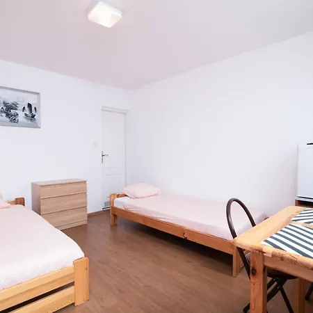 Chyba Wyspa, Quarto em Acomodações Particulares